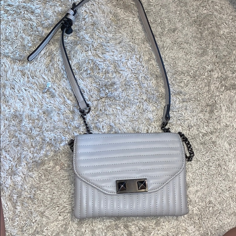 Light great crossbody bag in great condition